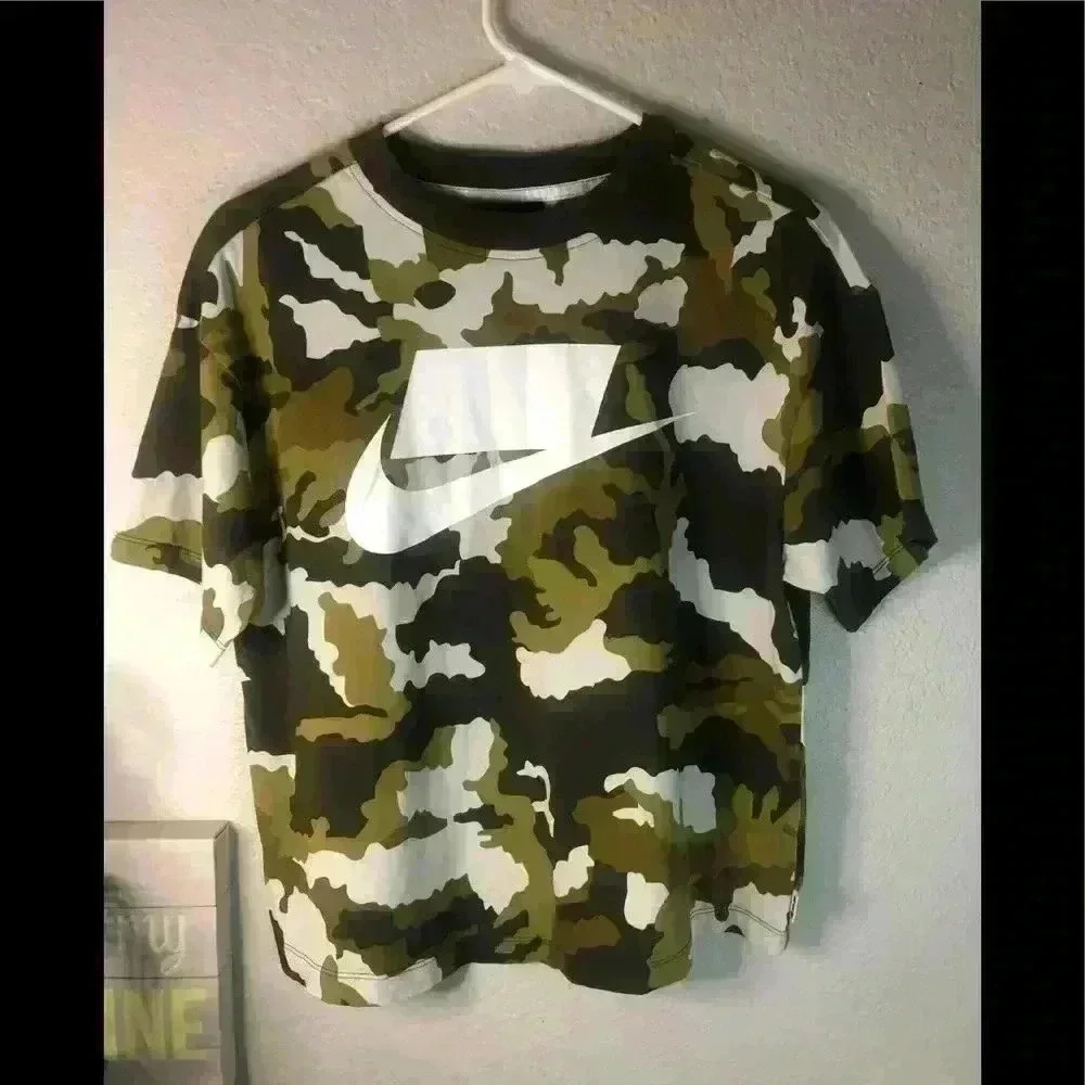 Nike green camo crop t shirt sz S